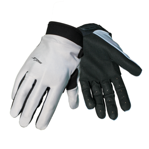 GLOVES 25 • WHITE